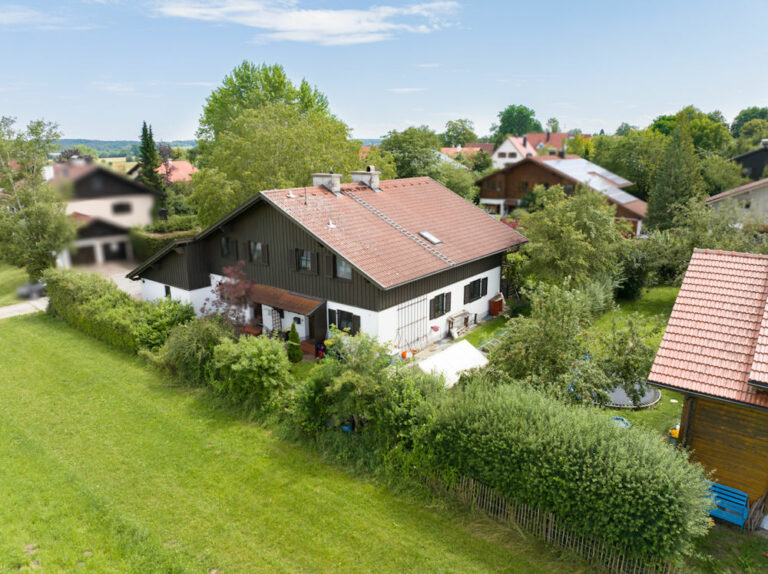 Große gepflegte Doppelhaushälfte